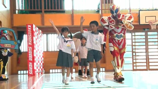児童の列に車 全国で事故相次ぐ「自分の命は自分で守る」小学校で交通安全教室 鹿児島|TBS NEWS DIG