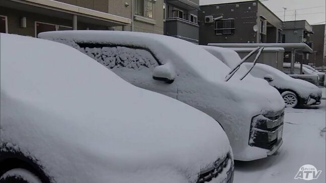 「北国の宿命ですから諦めています」 車に積もった雪…青森県内各地で積雪・今冬一番の冷え込み 5日朝6時までの24時間予想降雪量は多い所で山沿い50cm~70センチcm 平地30cm~40cm|TBS NEWS DIG