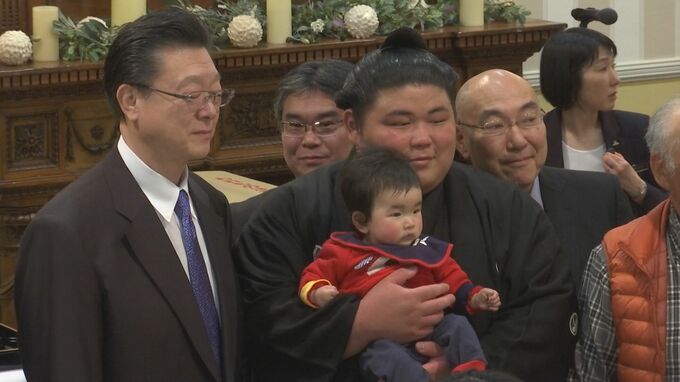 「だんだんと田舎の風景が見えてきて…」令和の怪物「伯桜鵬」入門以来、公式で初里帰り…激励会に参加し「結果でしか恩を返せないと思っている」　|　BSSニュース | BSS山陰放送