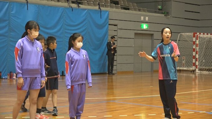 子どもたち100人 跳び方、走り方を習う　実業団アスリートによる陸上教室　富山・氷見市|TBS NEWS DIG