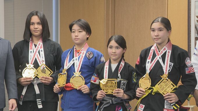 ブラジリアン柔術世界大会で優勝　女子選手４人が岩国市長に報告　山口県岩国市|TBS NEWS DIG