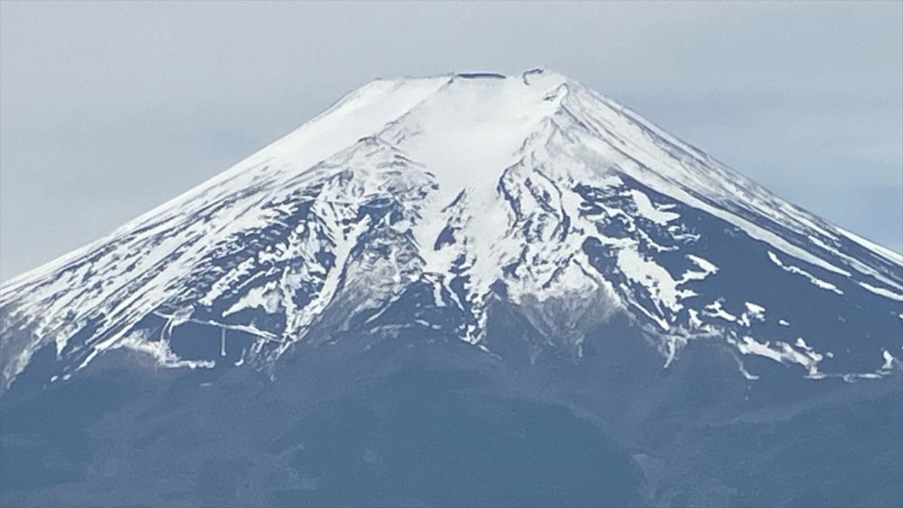 Two American Climbers Rescued Near Mt. Fuji's 9th Station | 山梨の