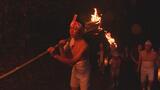 復興願う情熱の灯 松明担ぎ山頂へ『麓山の火祭り』4年ぶり復活 福島 | 福島のニュース│TUF
