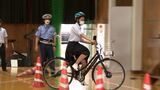 「ながらスマホの危険性知って」高校でKDDIと警察が交通安全教室 注意が散漫になるシミュレーション体感【香川】|TBS NEWS DIG