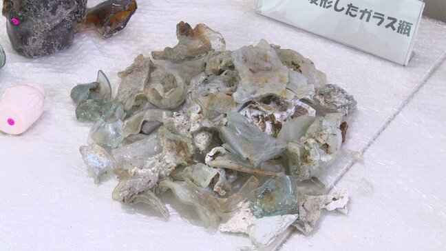 甲府空襲から80年 変形したガラスや焼夷弾など記録伝える企画展|TBS NEWS DIG