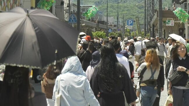 【GW】水木しげるロードは歩行者天国に…道路を埋め尽くすほどの観光客が訪れ大にぎわい 鬼太郎や猫娘のコスプレを楽しむファンも|TBS NEWS DIG