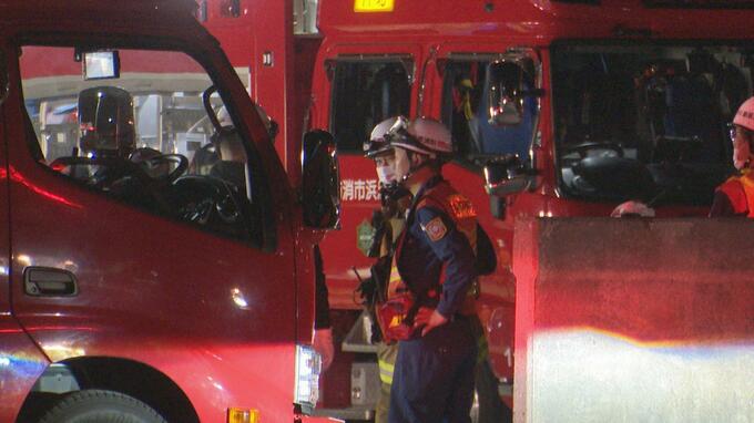 軽トラックが岸壁から海に転落 車内の男性(70)発見も搬送先の病院で死亡 高さ約15センチの車止め乗り越えたか|TBS NEWS DIG