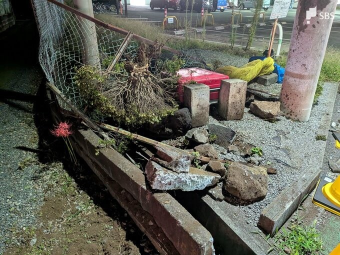「追突事故で車が横転している」長泉町の直線道路で事故 運転していた70代男性が意識不明の重体＝静岡県警裾野署　|　静岡のニュース | SBSNEWS | 静岡放送