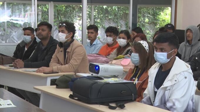 「避難場所に逃げます。１１９にかけます。」　日本語学校で防犯安全教室　島根県・江津市　|　BSSニュース | BSS山陰放送