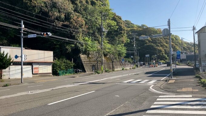 男性が車道ではねられ死亡...意識不明の状態で搬送も「脳挫傷」で1時間後に死亡 現場は片側2車線の車道上【高知】　|　高知のニュース・天気｜KUTV NEWS | KUTVテレビ高知