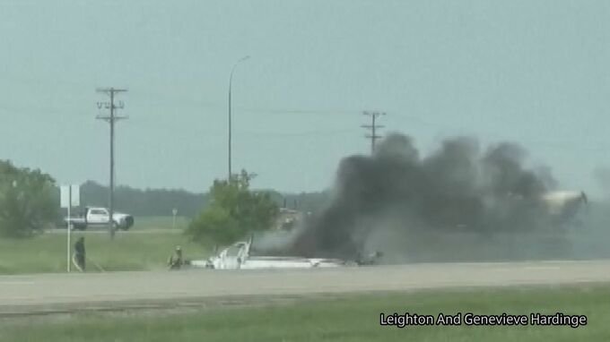 カナダ中部　高齢者ら乗せたバスとトラックが衝突　15人死亡|TBS NEWS DIG