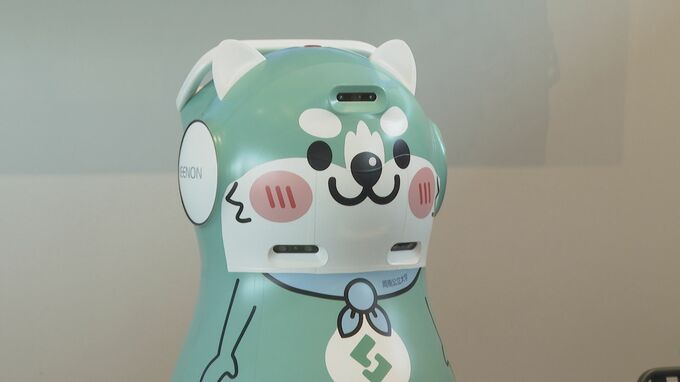 周南公立大に清掃ロボ導入　マスコット“ウェルビー”が学内を走り回る　ロゴで地元企業をＰＲ　山口|TBS NEWS DIG