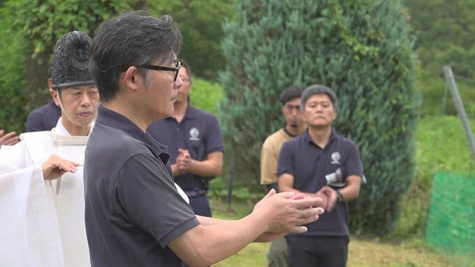 ワイナリーで収穫始め式　質の高いブドウの収穫と作業の安全を祈る　山梨　|　山梨のニュース | ＵＴＹテレビ山梨