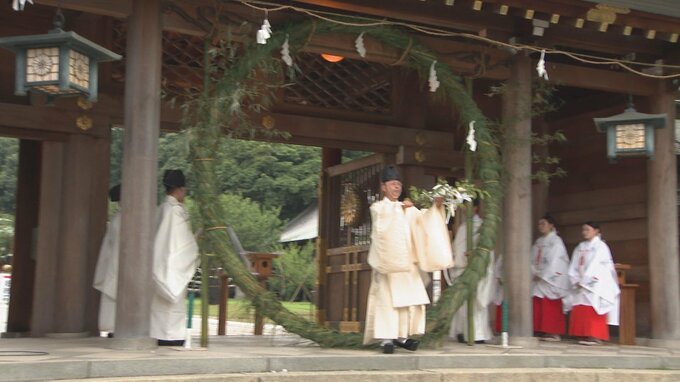 半年間のけがれをはらう伝統の儀式　夏越の大祓式　大分　|　大分のニュース｜OBS NEWS｜大分放送