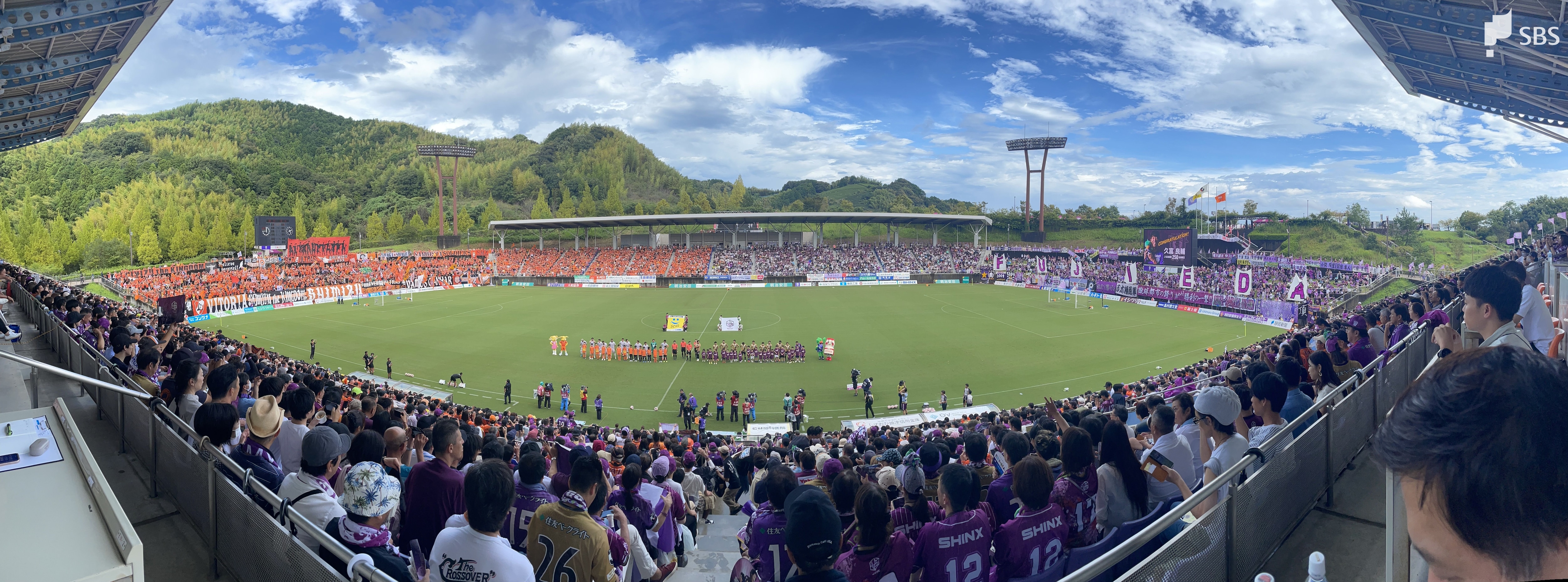 クラブ史上最多10,667人が見守った! サッカーの街の誇り掛けた藤色と