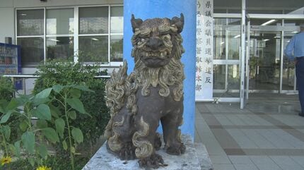 新しい「シーサー」嬉しーさー 寄贈者に感謝状 うるま警察署 | TBS