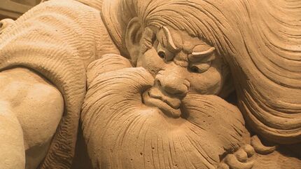 超ビックサイズ‼️ 【躍動感あるサケ手彫り彫刻 】横幅約１５５cm 砂の美術館 第16期展示「砂で世界旅行・日本」開幕 圧倒的なスケールと