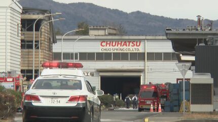 速報】「工場の屋根が吹き飛んだ」自動車部品工場で爆発か 1人死亡2