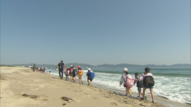 サンダルで全校遠足する小学校…その理由とは？　秋には「砂浜マラソン」も　鳥取県米子市|TBS NEWS DIG