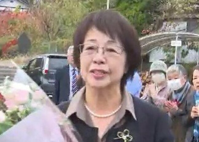 現職を9票差で破り初当選　筑北村の鎌田欣子村長が初登庁　長野県内で現職の女性首長は3人に|TBS NEWS DIG