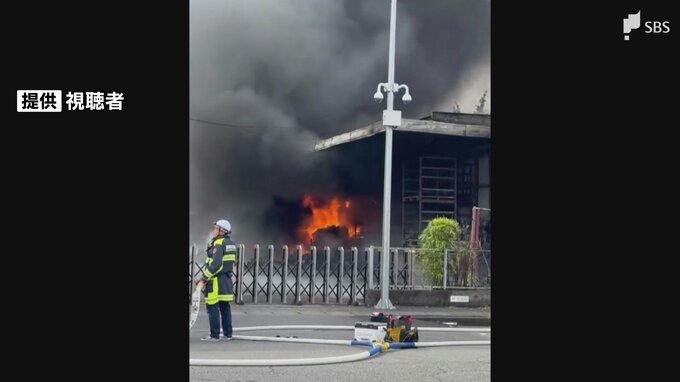 「3階建ての建物から火と煙が出ている。爆発音も聞こえる」静岡市の流通センターにある作業所全焼 3階建て事務所も一部焼ける けが人なし＝静岡市葵区|TBS NEWS DIG