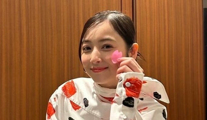 【佐々木希】　「完成披露試写会へ　素敵なドレスと共に♡」　最新ショットにファン反響|TBS NEWS DIG