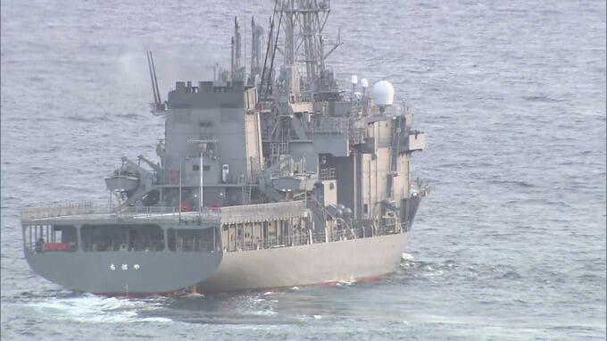 陸上自衛隊ヘリ不明　潜水艦救難艦「ちはや」が現場到着|TBS NEWS DIG