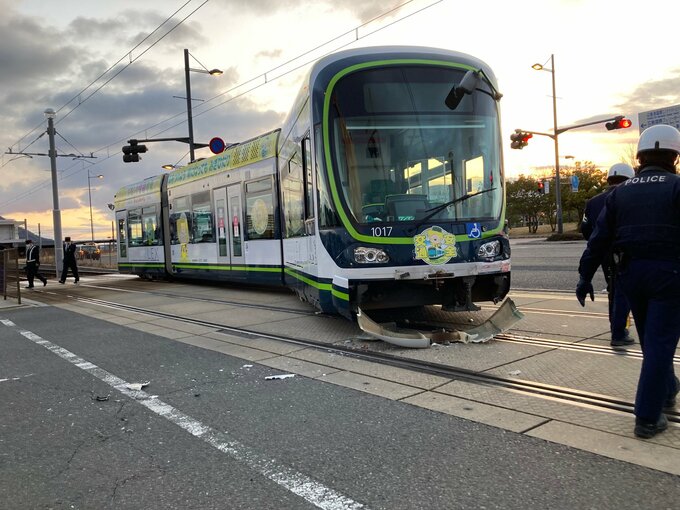 【速報】路面電車が路線バスと衝突して脱線　広島市南区　|　RCC NEWS | 広島ニュース | RCC中国放送
