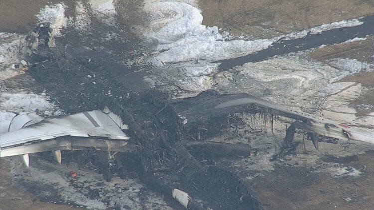 羽田空港で日本航空機と海上保安庁機が接触、炎上 元JALパイロットが