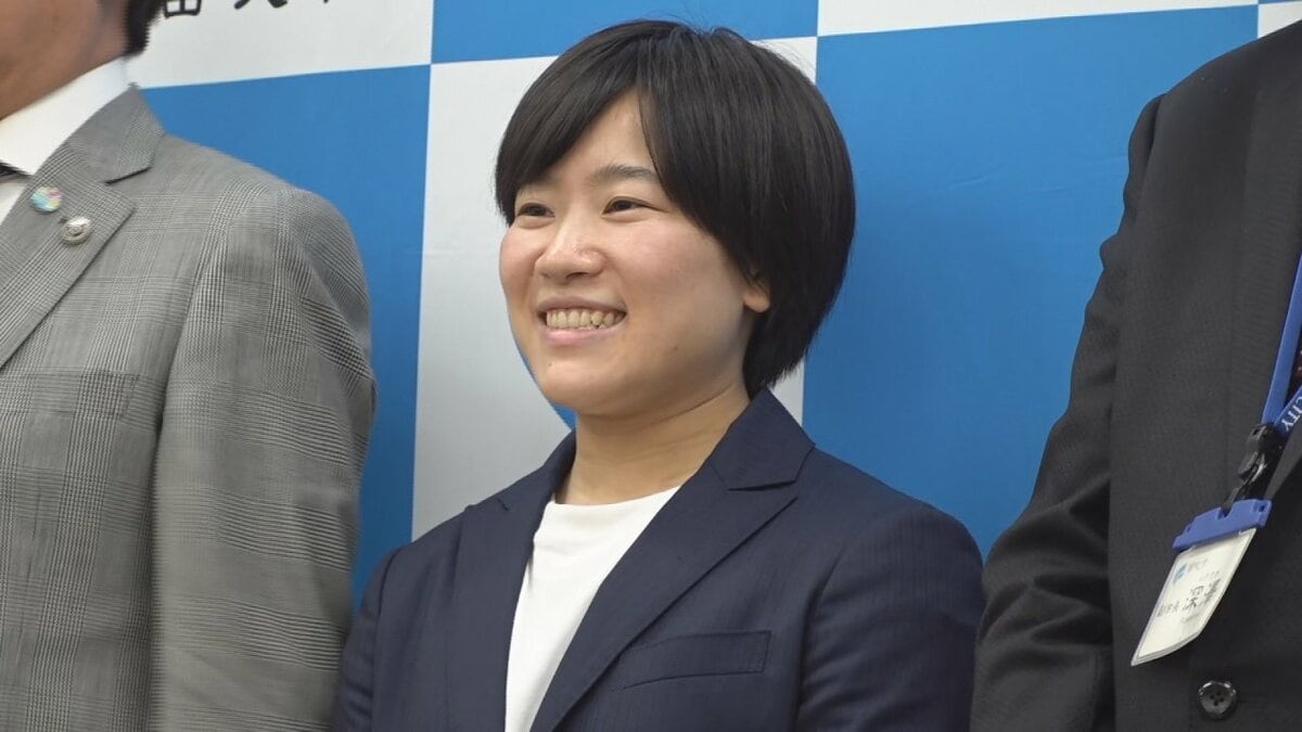 「こんなに小さい身長でも、頑張れば ここまでできる」女子アイスホッケー小山玲弥選手 五輪日本代表に内定を地元に報告 山梨