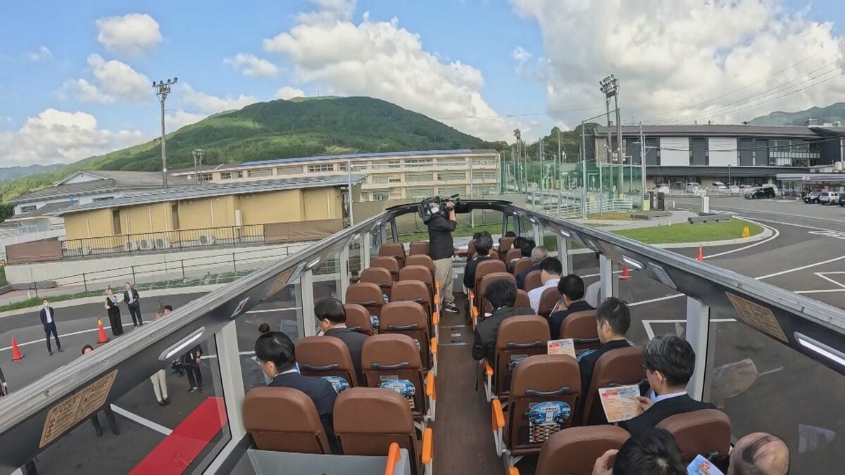 湯布院ならではの景色を五感で　亀の井オープントップバス　湯布院周遊ルート7日から運行開始　大分