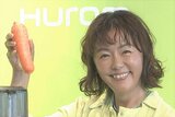 【田中律子】　80歳でも「赤いビキニを着てサーフィンをするのが目標」　沖縄・東京・山暮らしでの健康の秘訣を明かす|TBS NEWS DIG