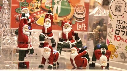 贈るだけじゃなく使って楽しんで」クリスマス商戦が本格化 ヨガサンタ