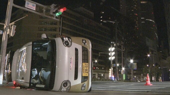 名古屋駅近くの交差点で信号待ちの軽乗用車に追突…50代男を酒酔い運転の疑いで現行犯逮捕 軽乗用車は横転し1人軽傷|TBS NEWS DIG