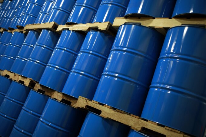 世界の石油市場、25年は日量100万バレル超の供給過剰－ＩＥＡ