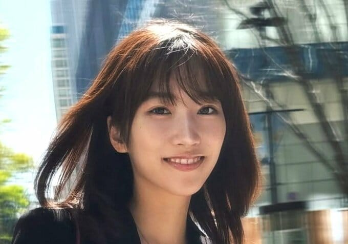 【 片岡凜 】 「春ですね。私もぶっ飛びたいわ」　爽やか笑顔のオフショットに反響　「笑顔たまりませんわ」「可愛すぎて滅」|TBS NEWS DIG