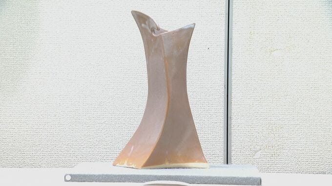 400年の歴史“萩焼”の宗家「坂髙麗左衛門」襲名後、県内初の個展「自分ならではの個性も足していけたら」10月5日まで　|　山口のニュース・天気・防災｜tys NEWS｜ｔｙｓテレビ山口