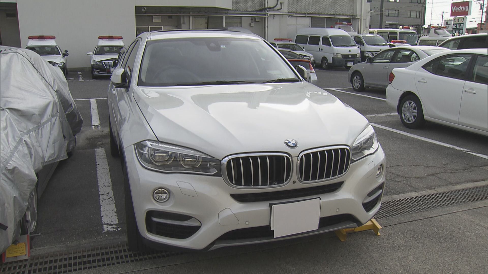 酒気帯び運転で横断歩道を渡っていた男性をひき逃げか　34歳男を逮捕　警察が捜査中に現場に戻る