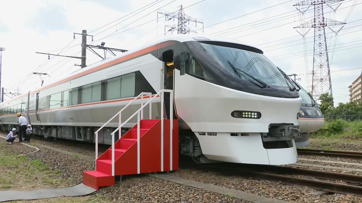 特急｢しなの｣ 新型385系の試験車両公開 グリーン車は3列シート リクライニングは後部座席を圧迫しない｢バックシェル式｣
