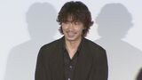 綾野剛さん 齋藤潤さんからの手紙に “来るもんがありますね” 感激の抱擁|TBS NEWS DIG