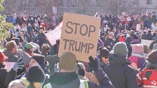 トランプ大統領就任1年　ワシントンなどで抗議集会　「違法なことばかりしている」| TBS CROSS DIG with Bloomberg