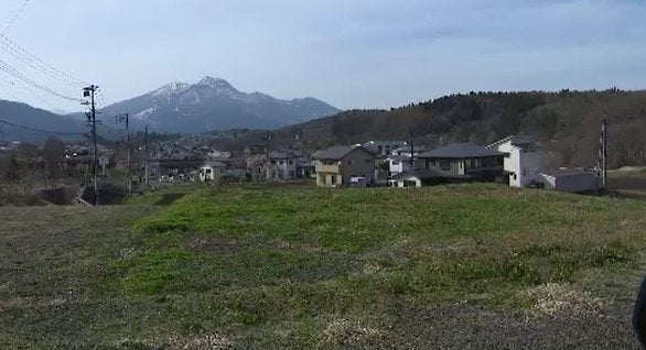 「クマが住宅の入口の窓に体当たり…」【クマが冬眠から目覚めて活動時期に】長野・信濃町で目撃情報…現場近くでクマと別の動物の足跡…クマ以外の動物の可能性も「散歩に行けない…」　|　SBC NEWS | 長野のニュース | SBC信越放送