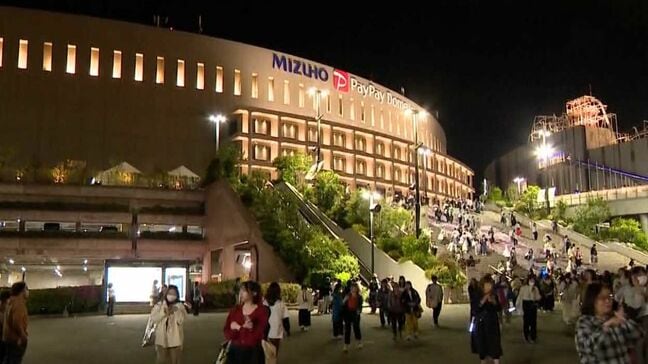 嵐ラストライブ　3日間熱気に包まれた福岡の街　「私の青春だった」　相葉くんおにぎり？チュロスも屋台も図書館も|TBS NEWS DIG