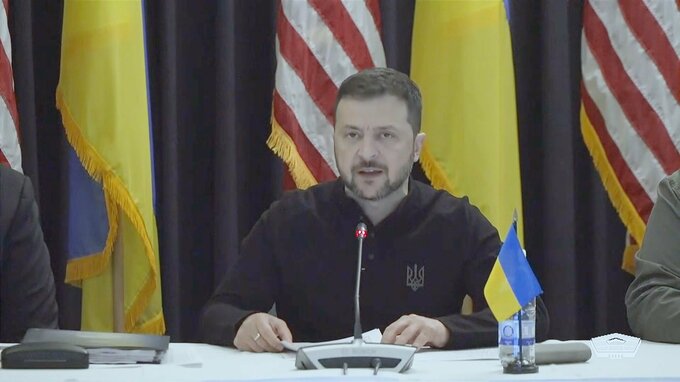 ウクライナ・ゼレンスキー大統領 長射程兵器の使用制限の撤廃要請「ロシア領内への攻撃必要」支援各国に、軍事支援話し合う関係国会議で|TBS NEWS DIG