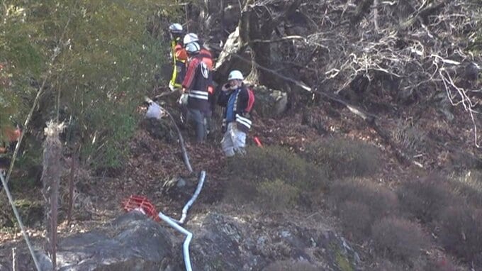 落ち葉を燃やしていた火が山林に燃え移る　立木など1000平方メートルを焼失　84歳の男性がけが　山梨・甲州市　|　山梨のニュース | ＵＴＹテレビ山梨