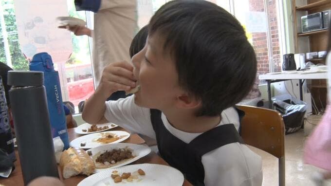 夏休みの小学生60人が異文化体験でタコス作り　うるま市|TBS NEWS DIG