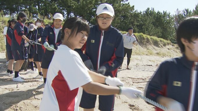 地域の理解深めて！中学生が地引き網体験「市の強みだと思う」「魚を大切にしたい」生徒の感想はさまざま　|　山口のニュース・天気・防災｜tys NEWS｜ｔｙｓテレビ山口