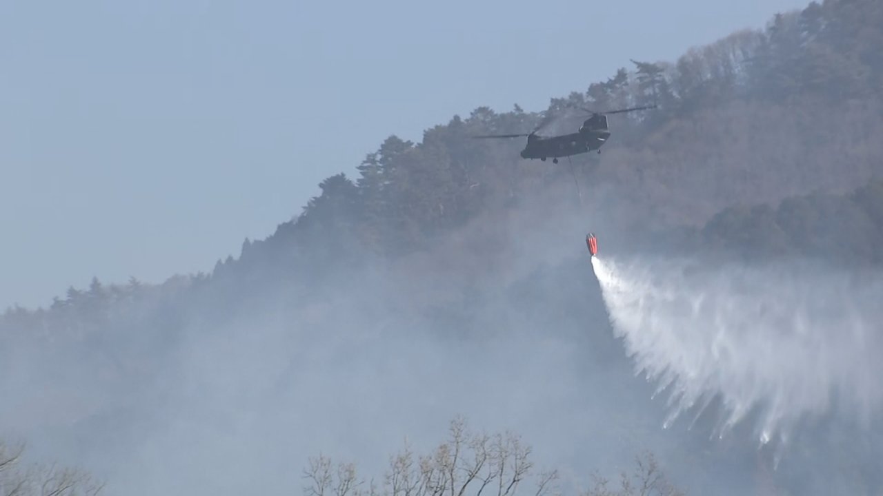 山林火災9日目 大月市側で延焼続き、138世帯に避難指示 上野原市は昨夜