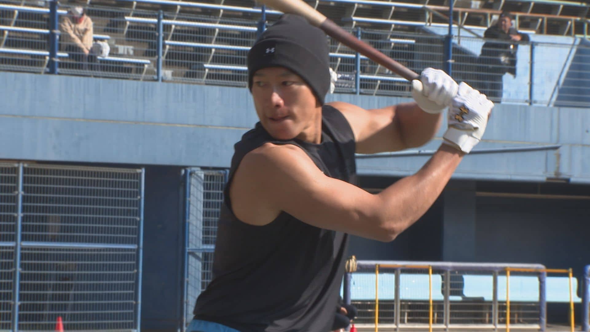 ソフトバンク柳田悠岐が自主トレ公開 、日ハム清宮やDeNA梶原らと