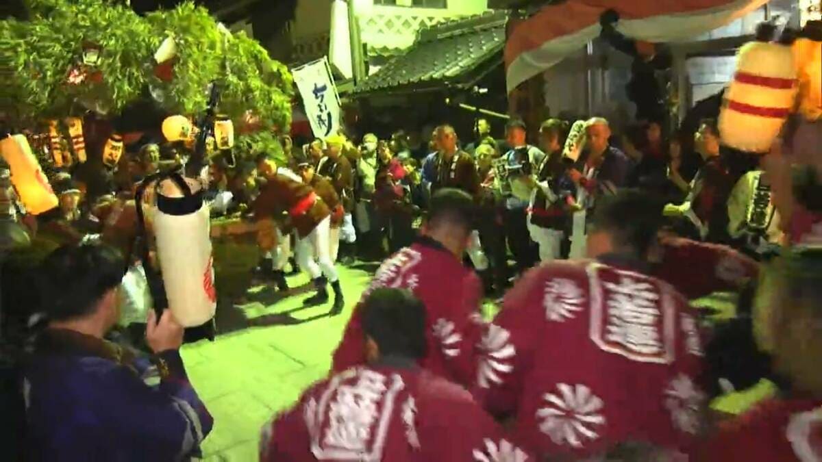 だんじりにはさまれ男性（23）死亡 だんじり同士をぶつけあう「喧嘩